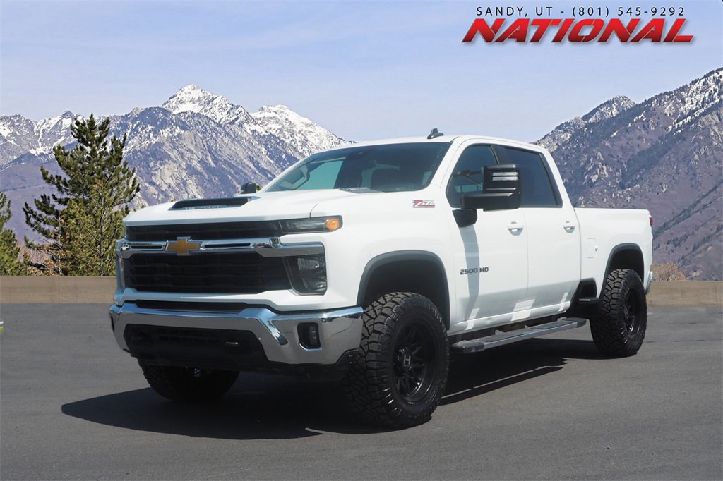 Used 2024 Chevrolet Silverado 2500 LT image 1