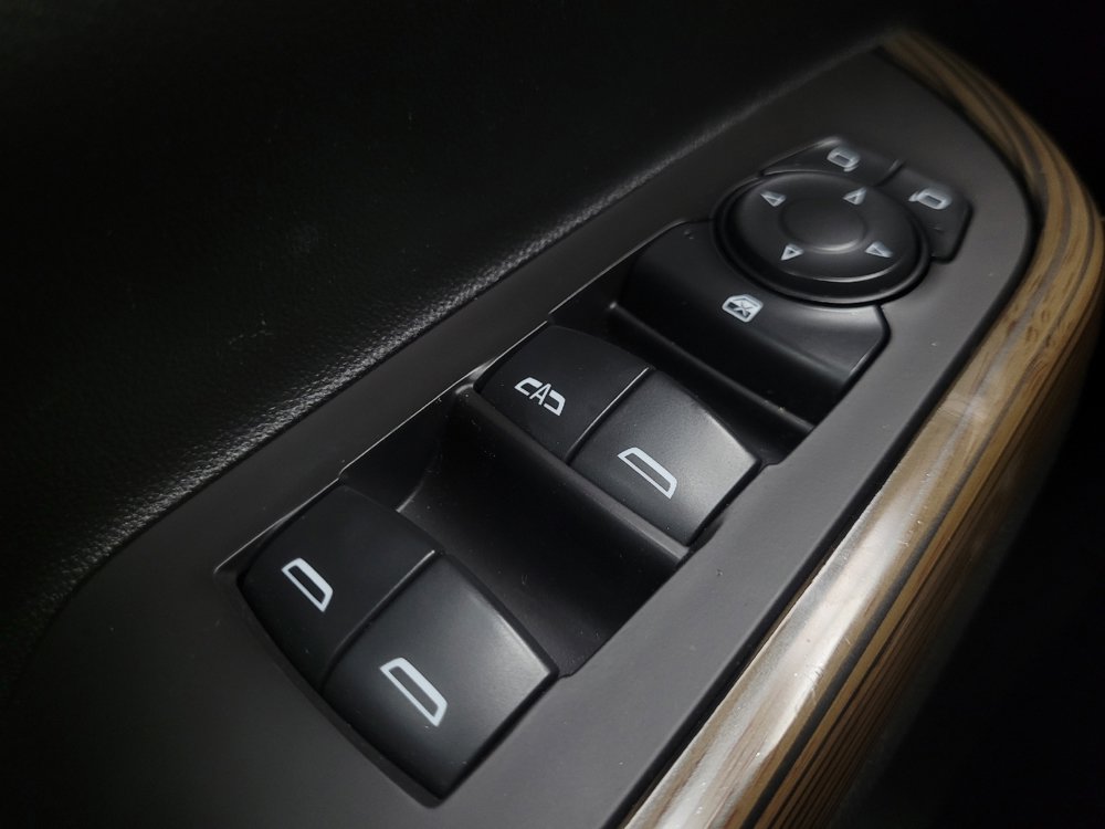 Used 2020 GMC Acadia SLE w/ Driver Convenience Package FWD image 27