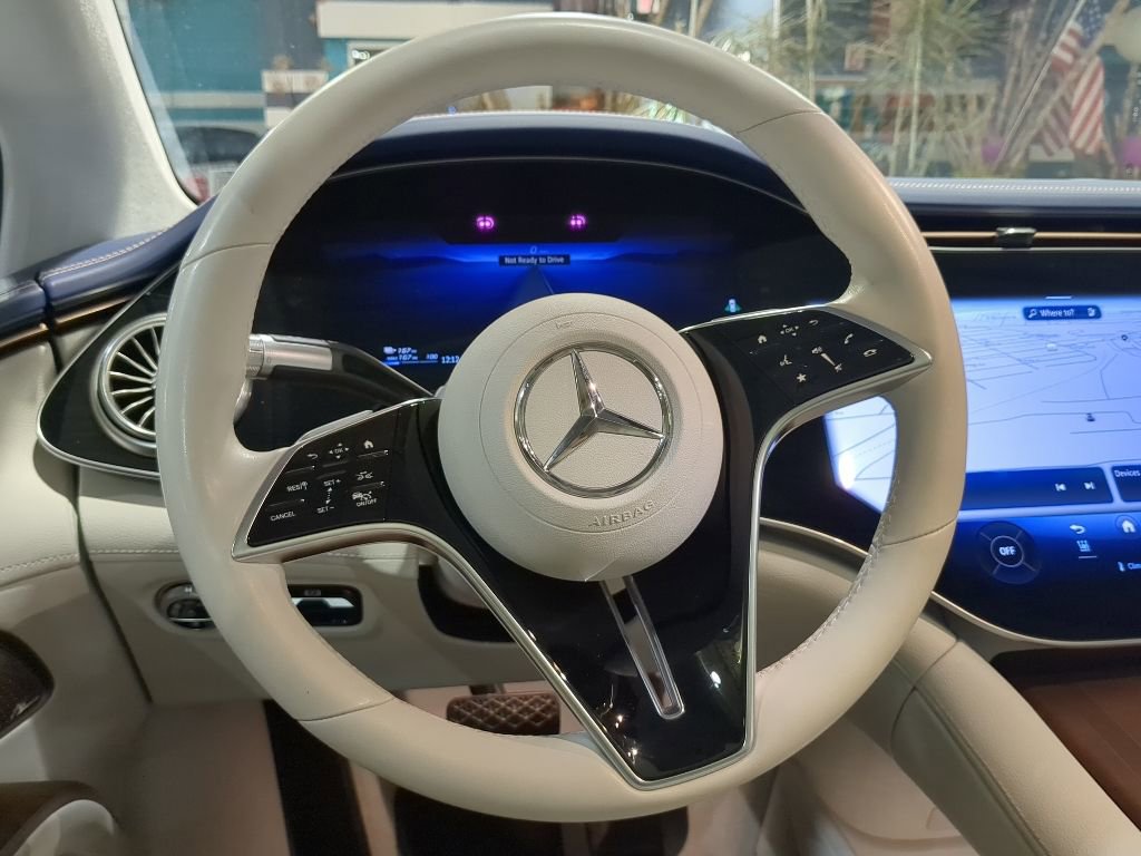 Certified 2022 Mercedes-Benz EQS 580 4MATIC Sedan image 2