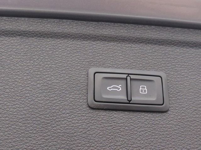 Used 2022 Audi SQ5 Premium Plus image 31