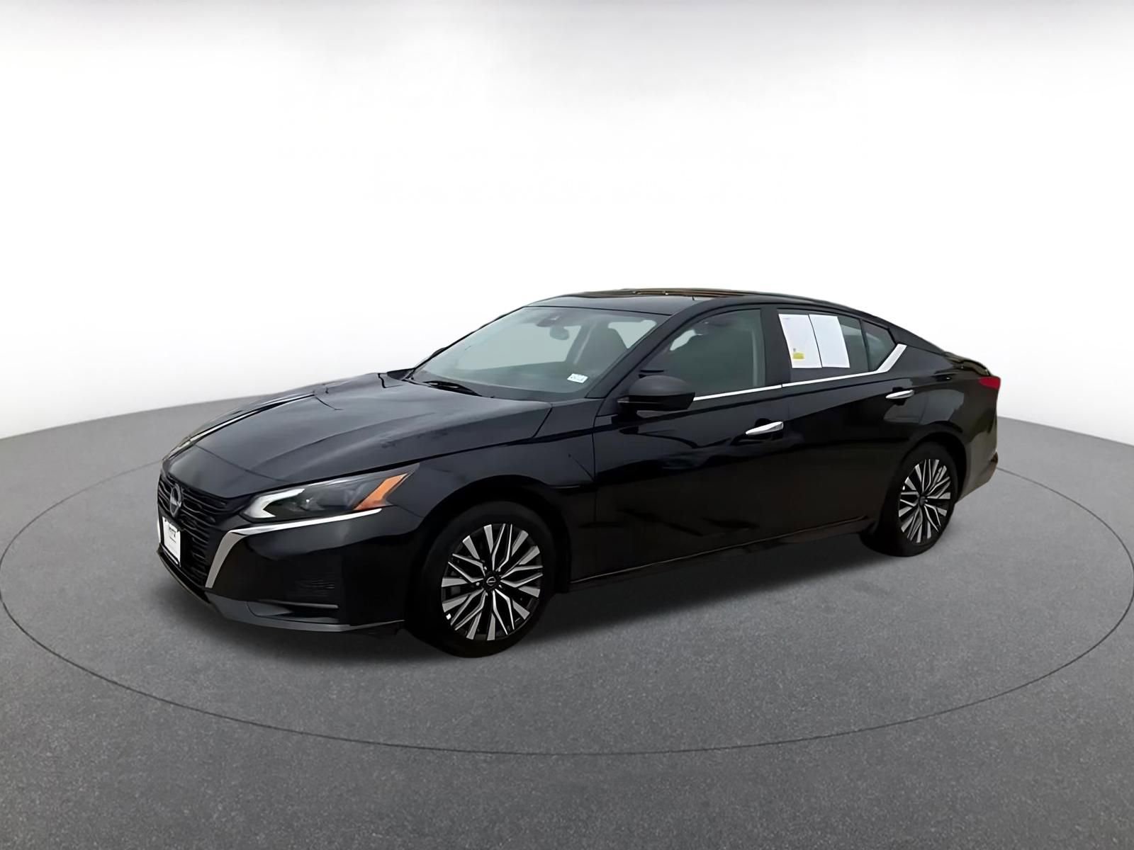 Used 2025 Nissan Altima 2.5 SV FWD image 8