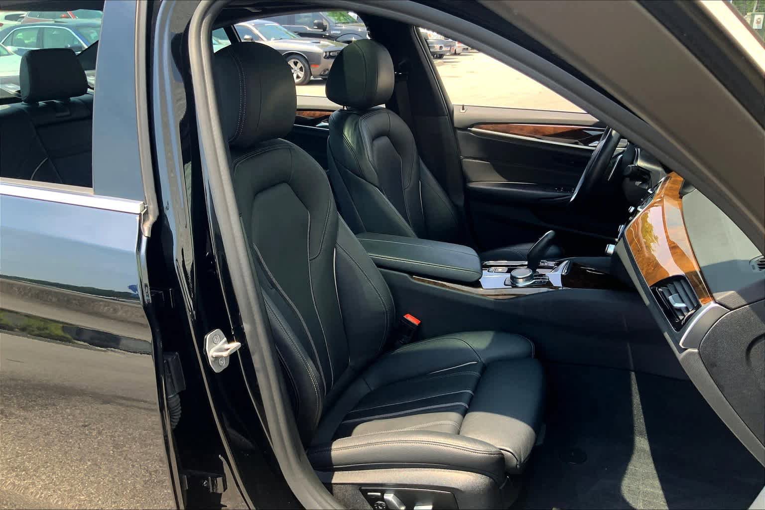Used 2018 BMW 530i xDrive AWD/4WD image 8