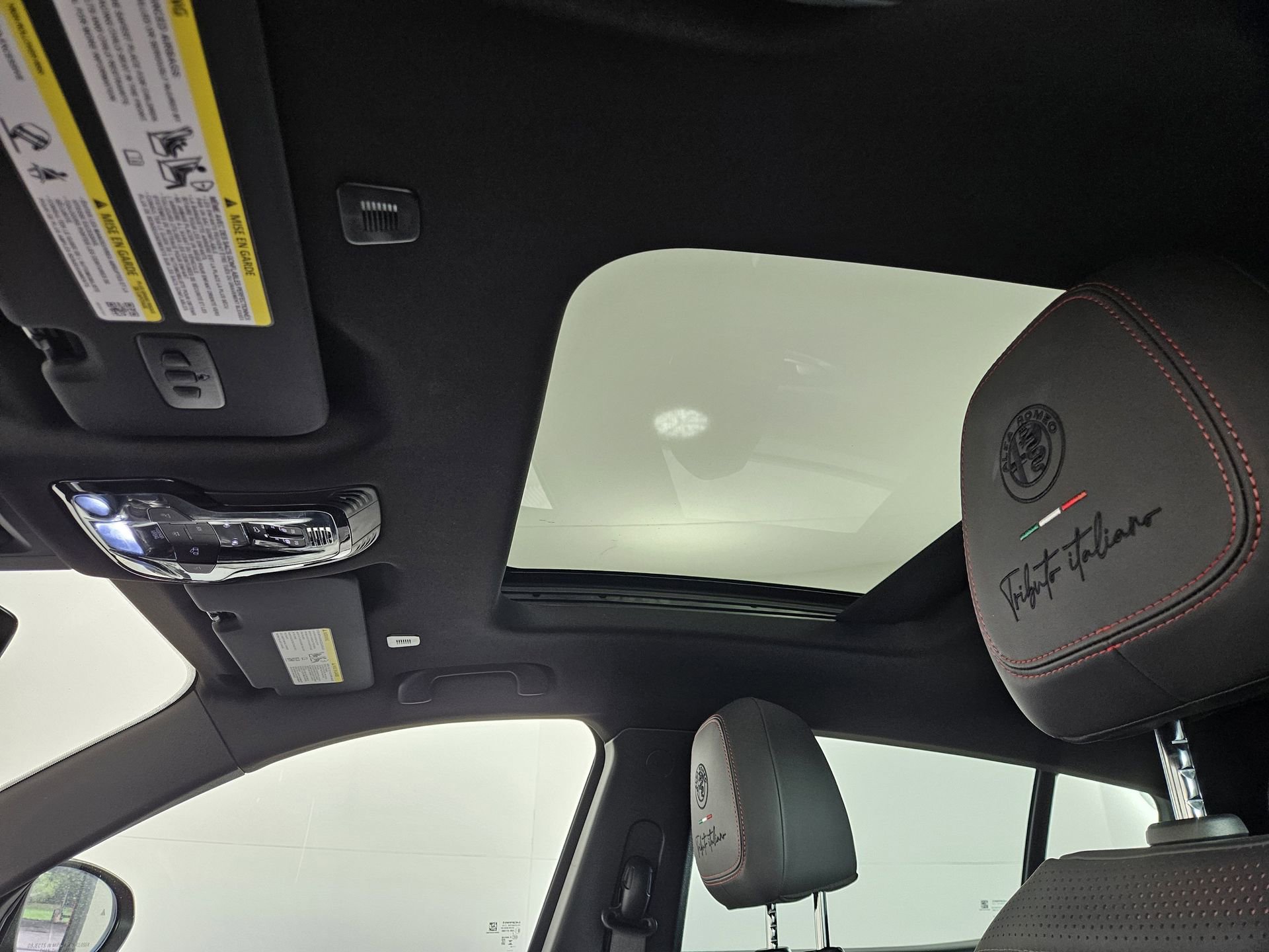 Used 2025 Alfa Romeo Tonale Tributo Italiano AWD/4WD image 36