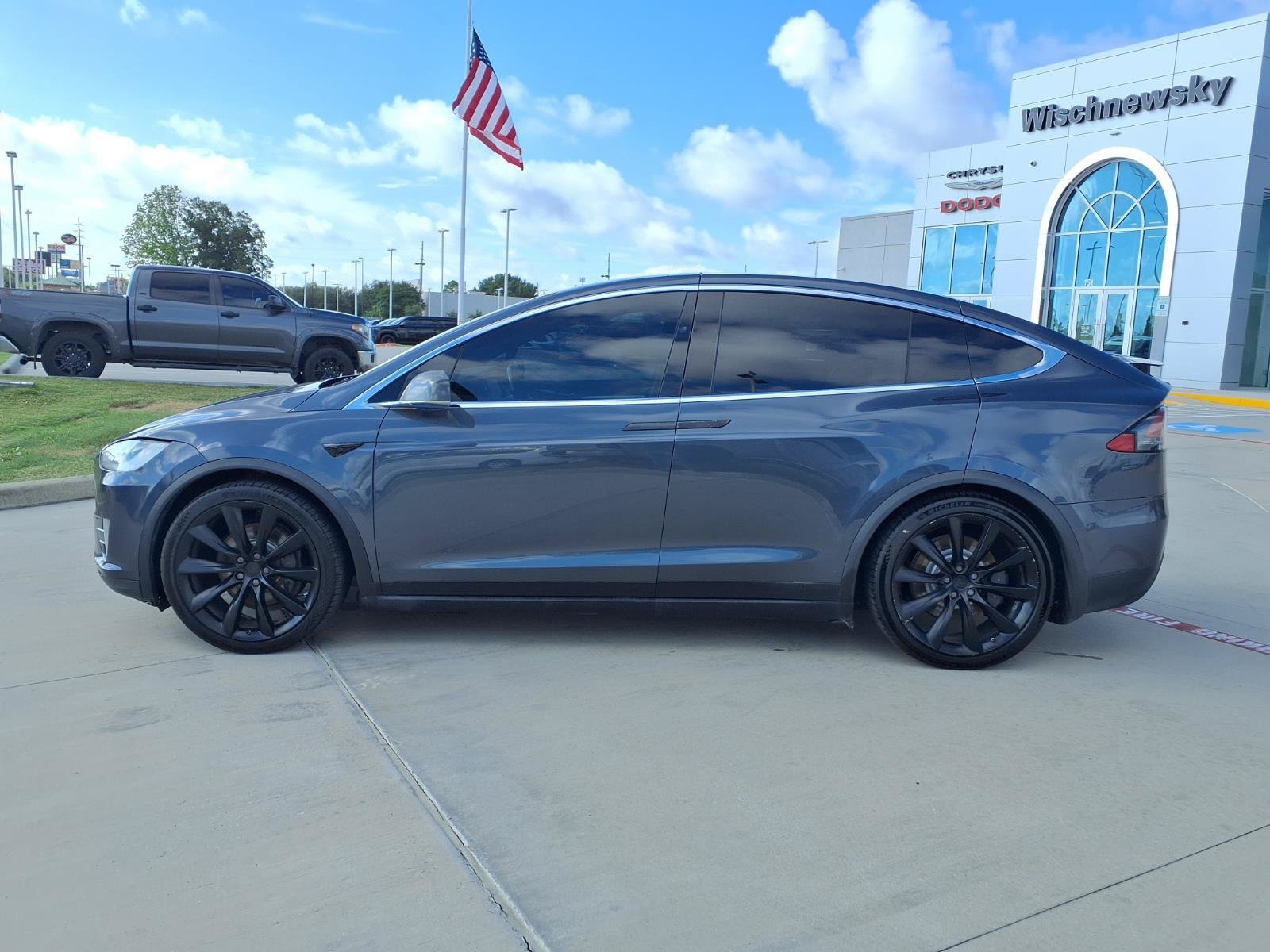 Used 2018 Tesla Model X 75D AWD/4WD image 10