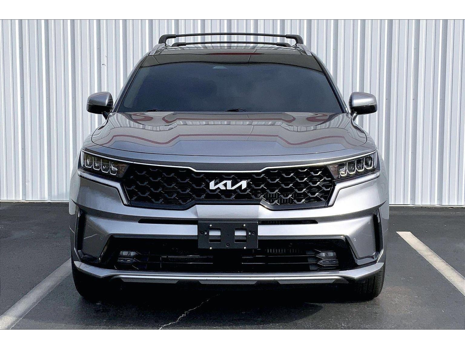 Used 2024 Kia Sorento EX w/ Panoramic Sunroof Package image 3