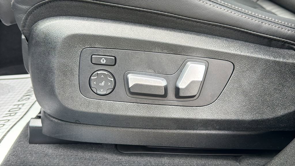 Certified 2025 BMW X5 xDrive40i w/ Parking Assistance Package image 7