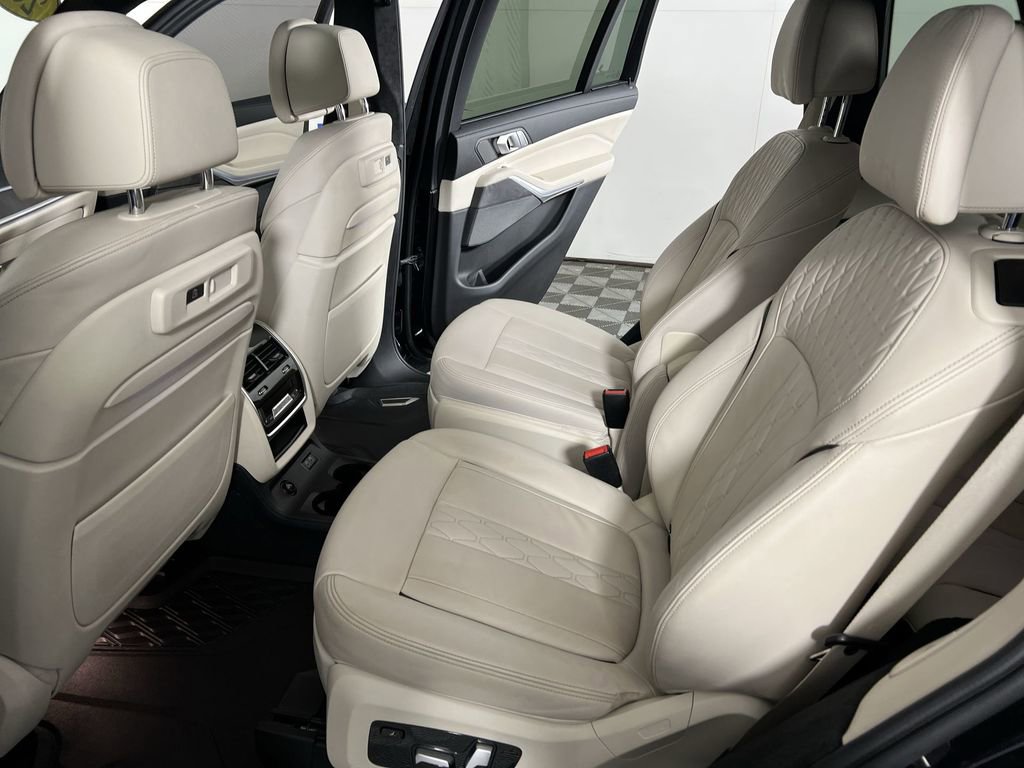 Used 2021 BMW X7 xDrive40i w/ M Sport Package image 27