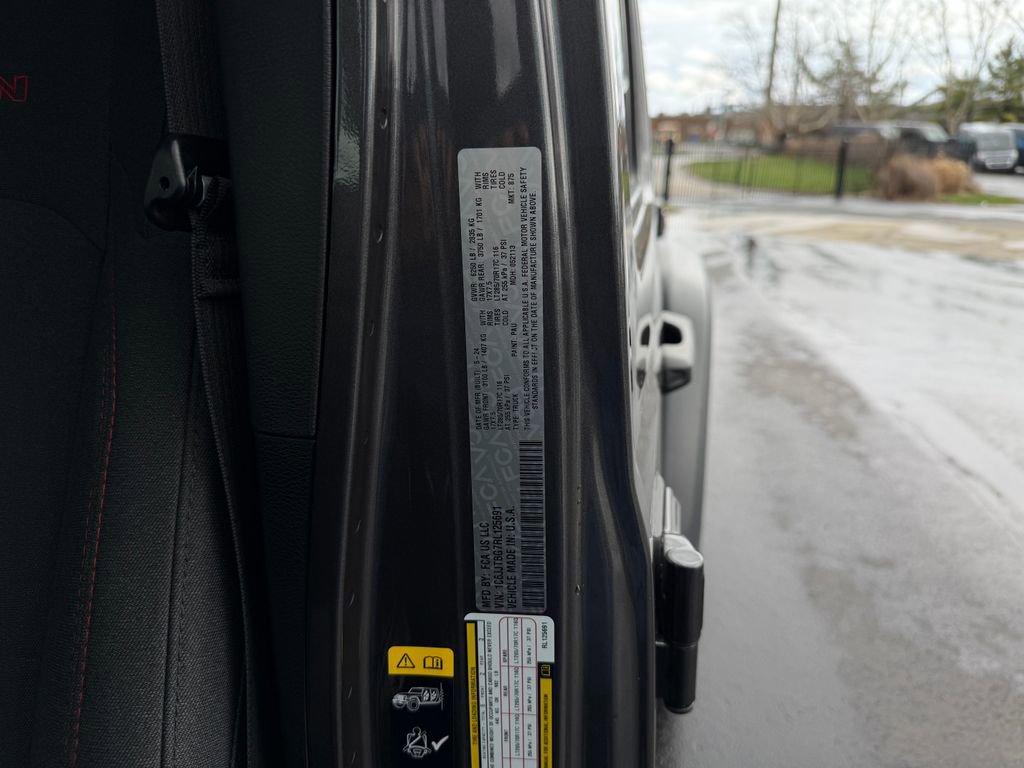 Used 2024 Jeep Gladiator Rubicon w/ Technology Group image 29