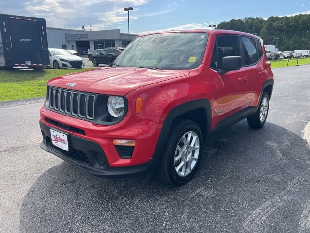 Used 2023 Jeep Renegade Latitude AWD/4WD image 4