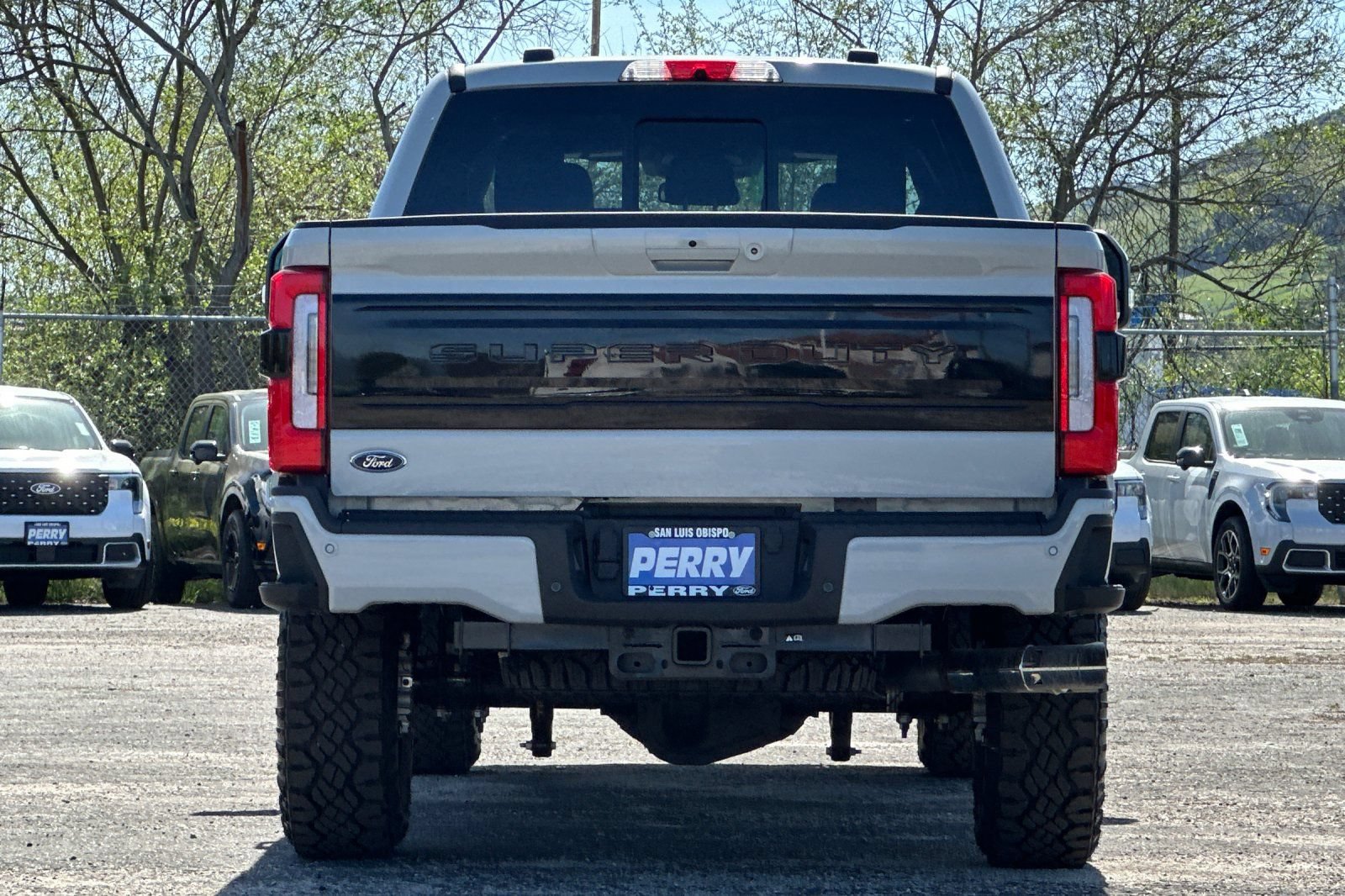 New 2026 Ford F350 Platinum w/ Tremor Off-Road Package AWD/4WD image 4