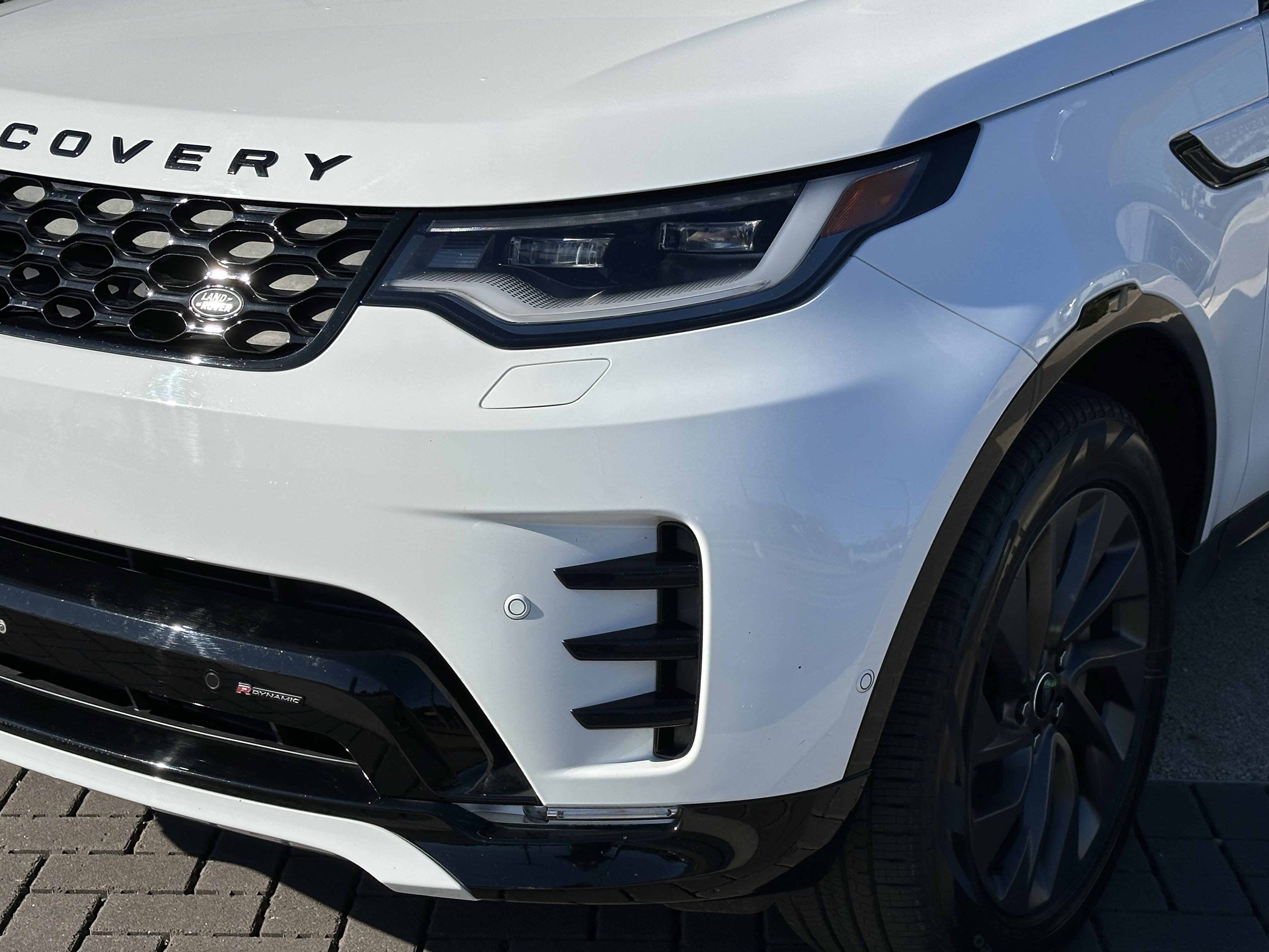 Certified 2023 Land Rover Discovery S R-Dynamic AWD/4WD image 11