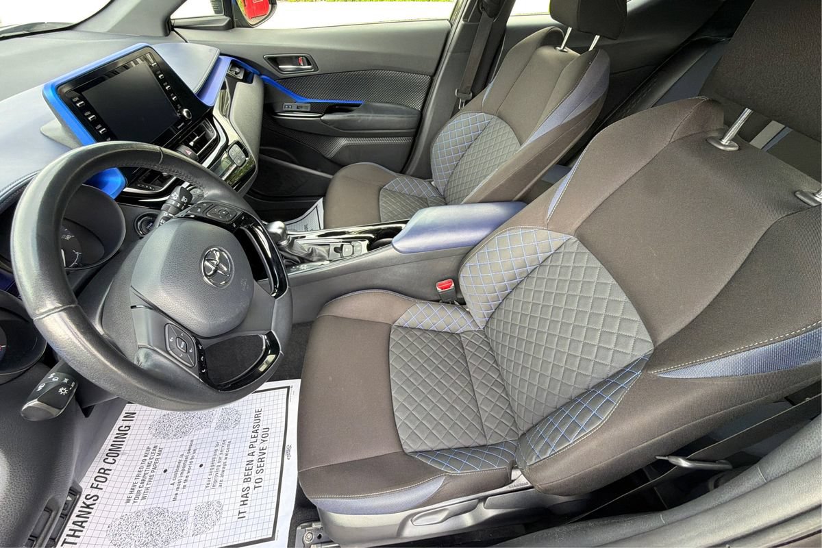 Used 2020 Toyota C-HR XLE FWD image 9
