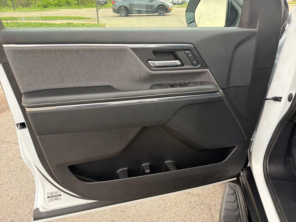 Used 2026 GMC Sierra EV Elevation AWD/4WD image 12