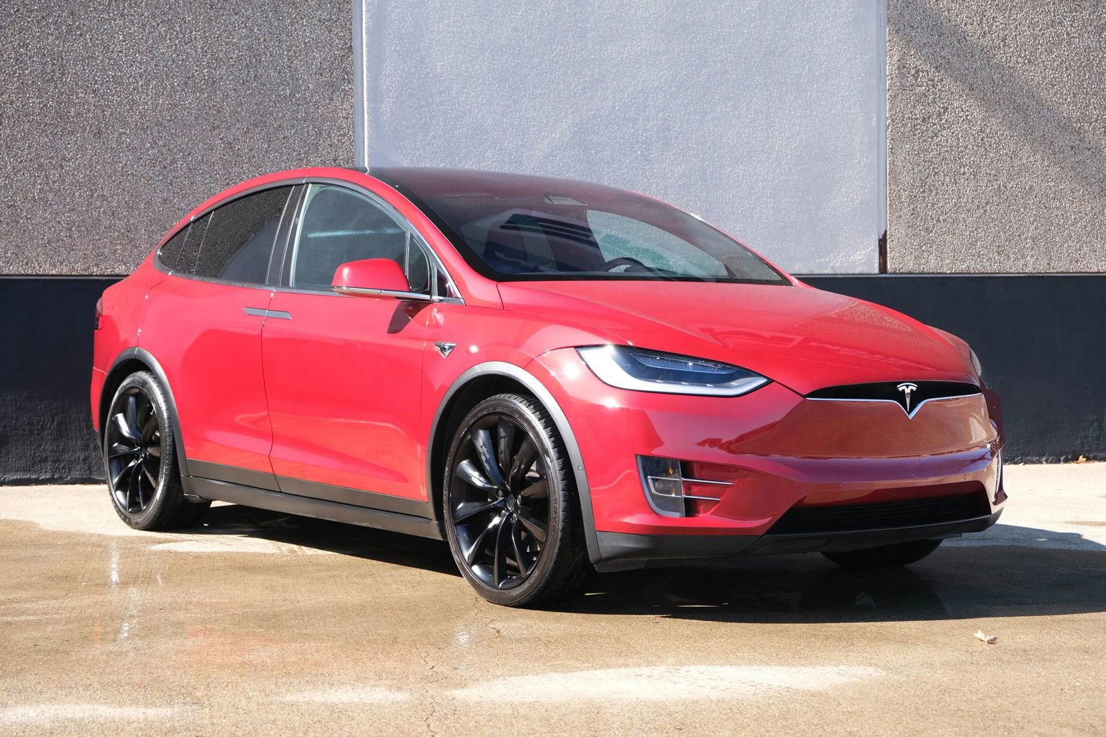 Used 2018 Tesla Model X 75D image 4