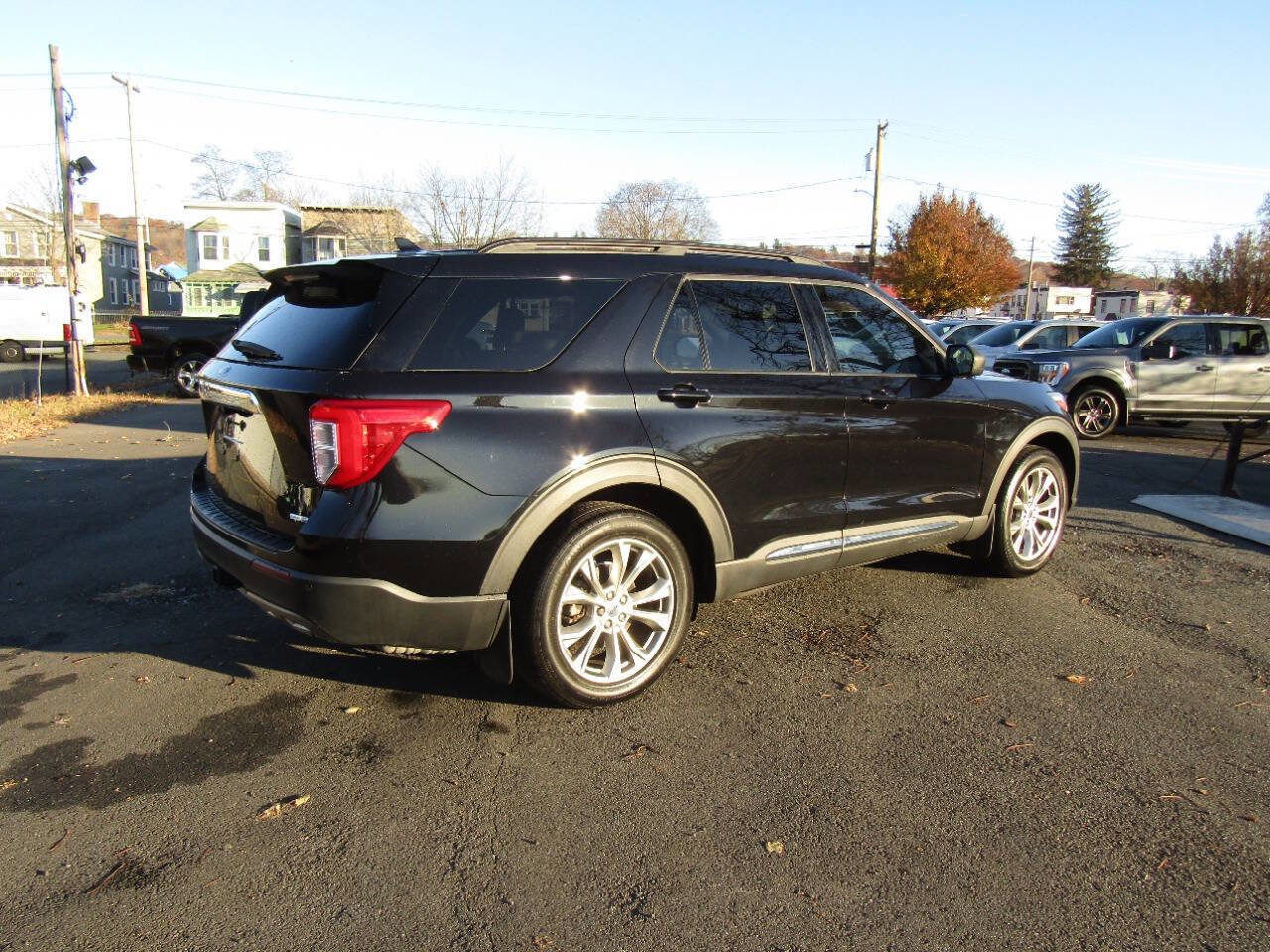 Used 2020 Ford Explorer XLT w/ Equipment Group 202A image 40