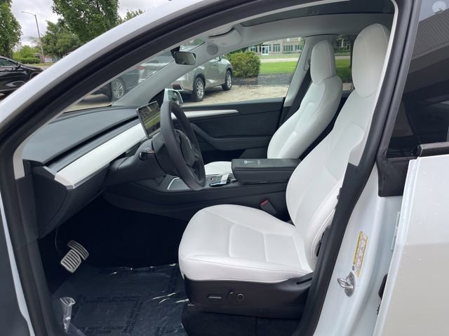 Used 2023 Tesla Model Y Performance AWD/4WD image 9