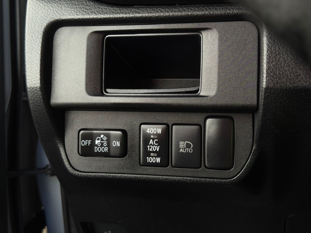 Certified 2019 Toyota Tacoma TRD Sport AWD/4WD image 11