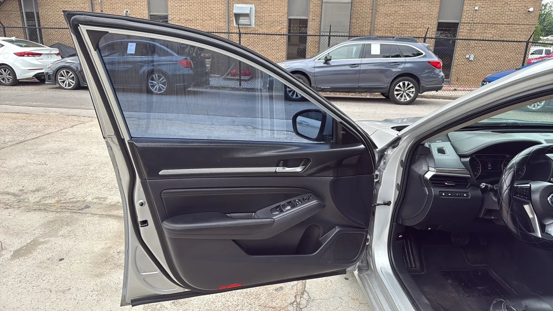 Used 2019 Nissan Altima 2.5 SL FWD image 15