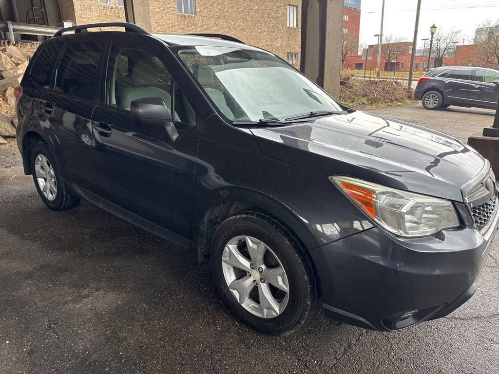 Used 2015 Subaru Forester 2.5i w/ Alloy Wheel Package image 4