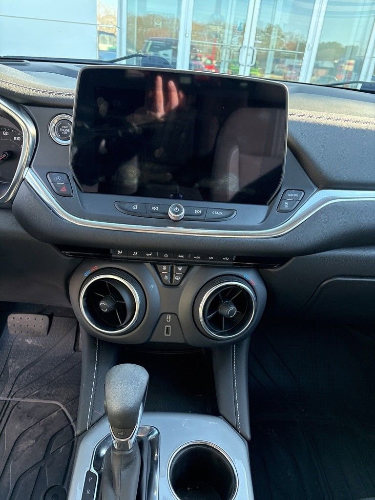 Used 2023 Chevrolet Blazer LT w/ Driver Confidence Package image 21