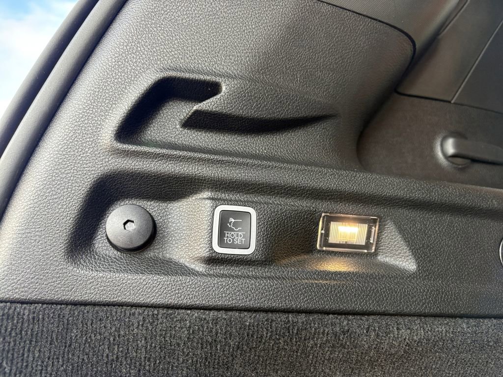 Used 2023 Jeep Grand Cherokee L Summit w/ Advanced Protech Group IV image 23