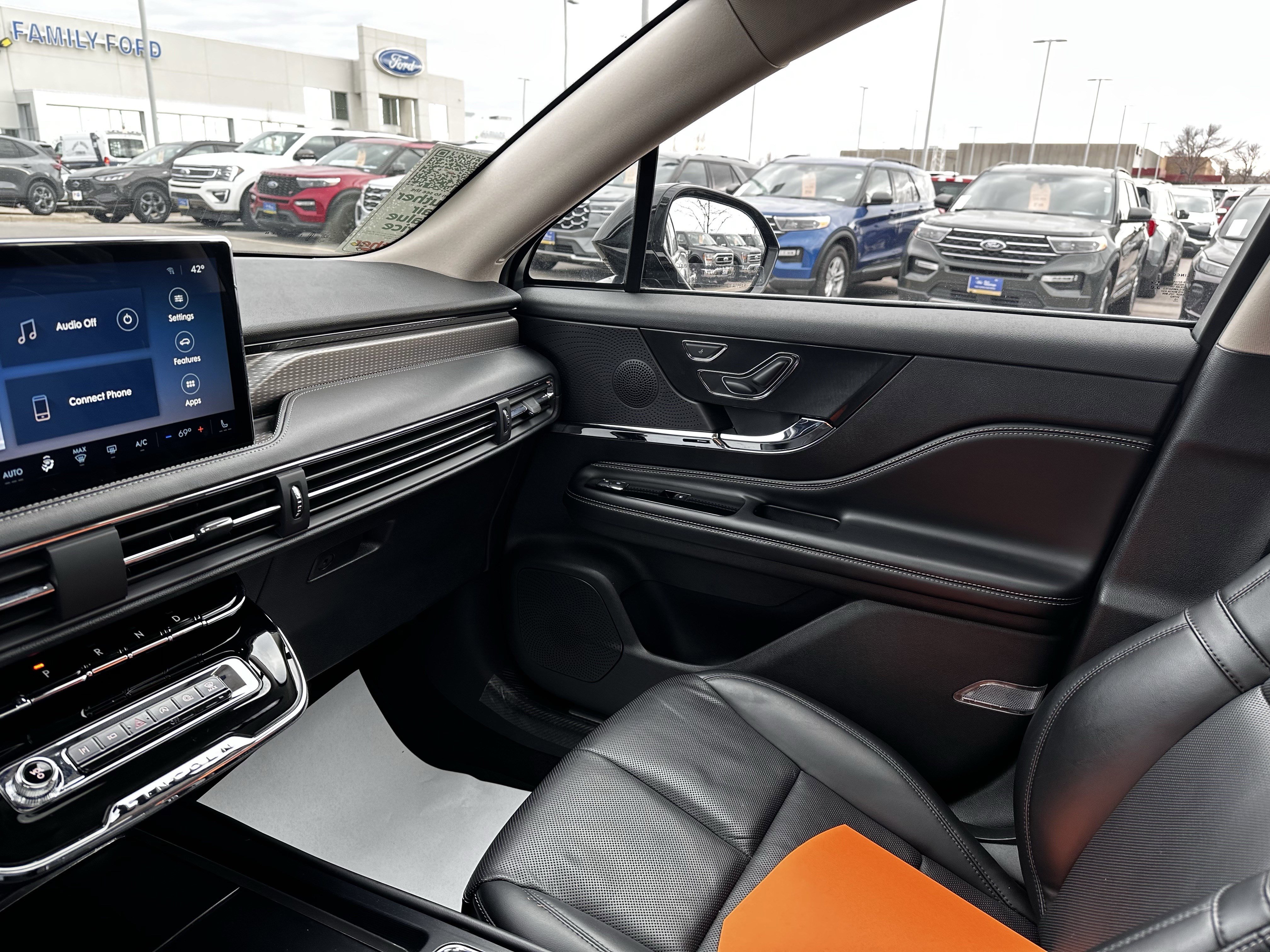 Used 2023 Lincoln Corsair Reserve w/ Equipment Group 201A image 11