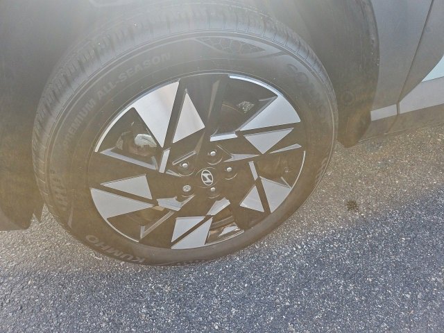 Certified 2024 Hyundai Kona SEL image 18