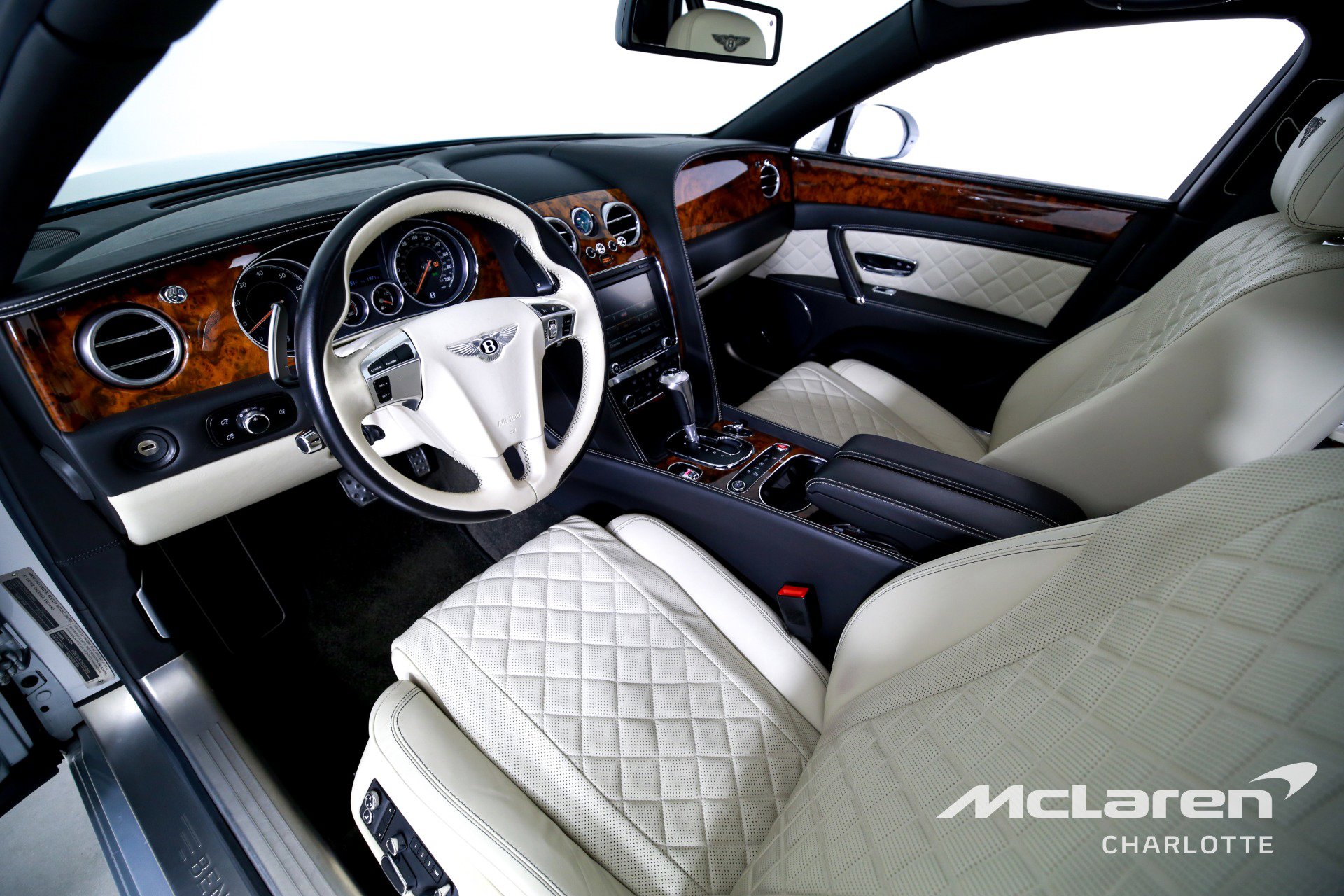 Used 2017 Bentley Flying Spur V8 image 12