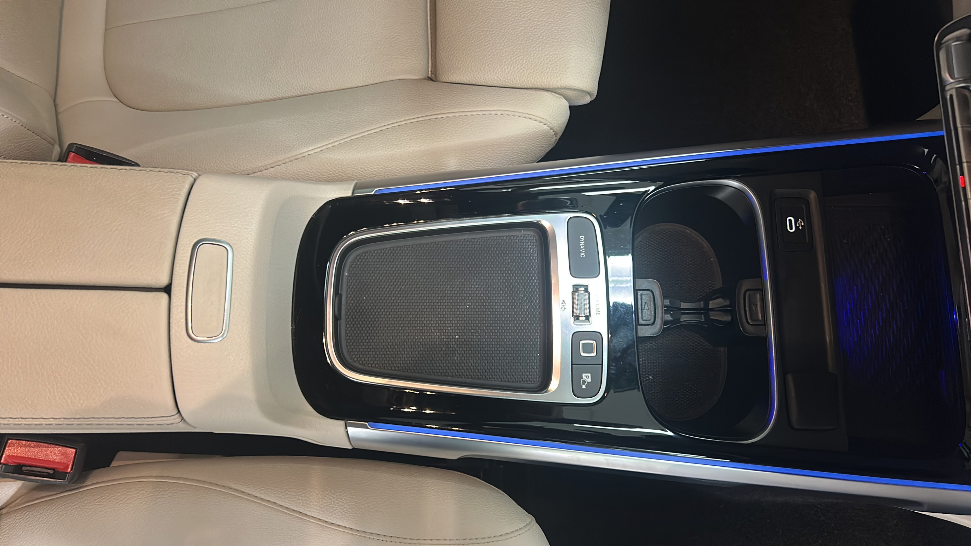 Used 2025 Mercedes-Benz GLB 250 image 36