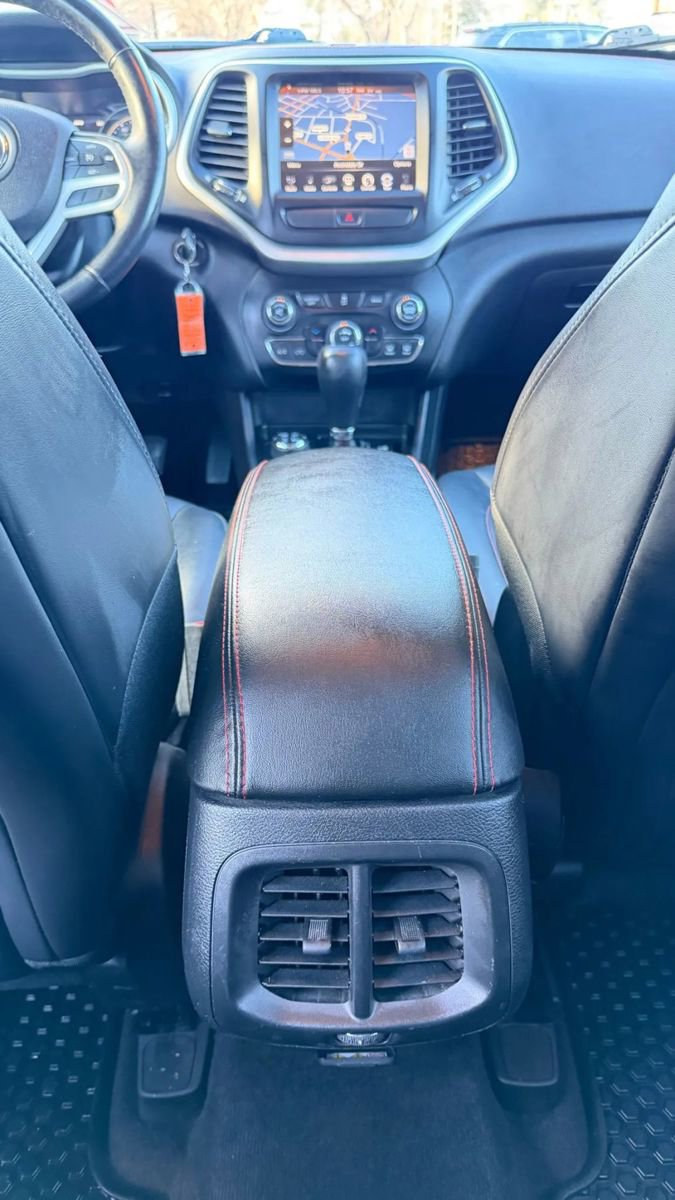 Used 2017 Jeep Cherokee Trailhawk w/ Cold Weather Group image 60