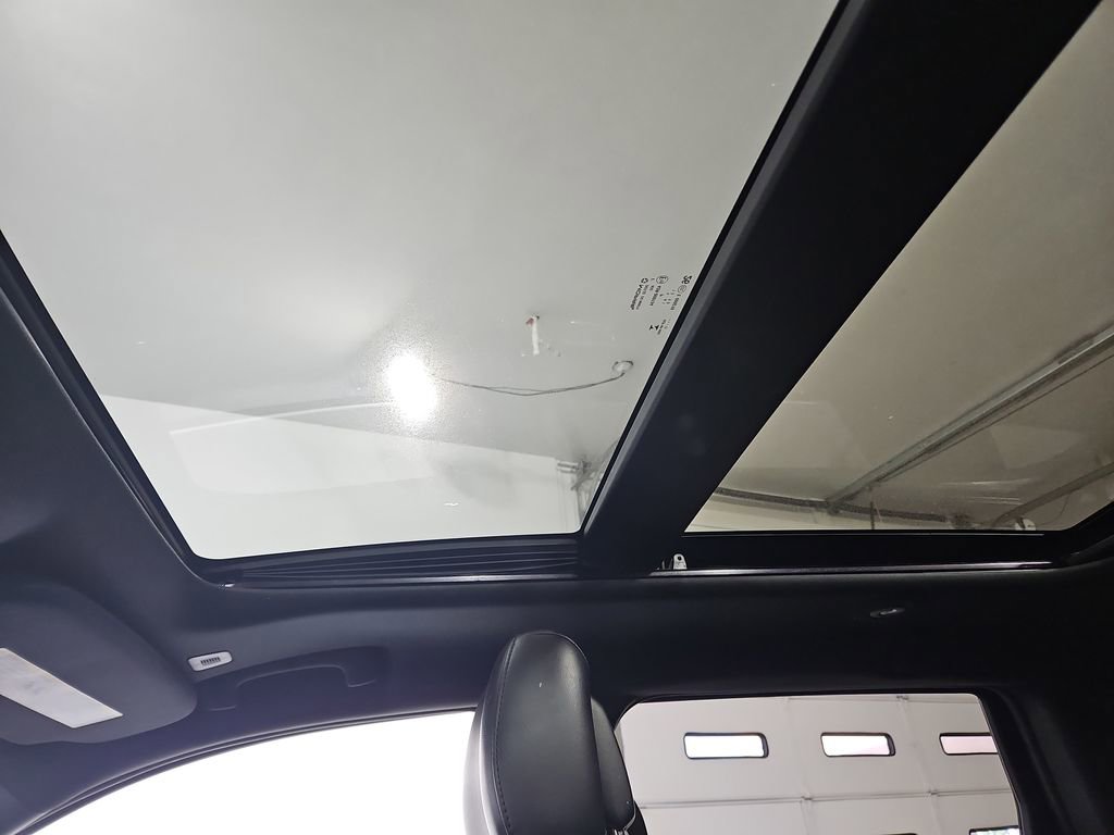 Used 2017 Jeep Grand Cherokee Limited w/ Luxury Group II image 22