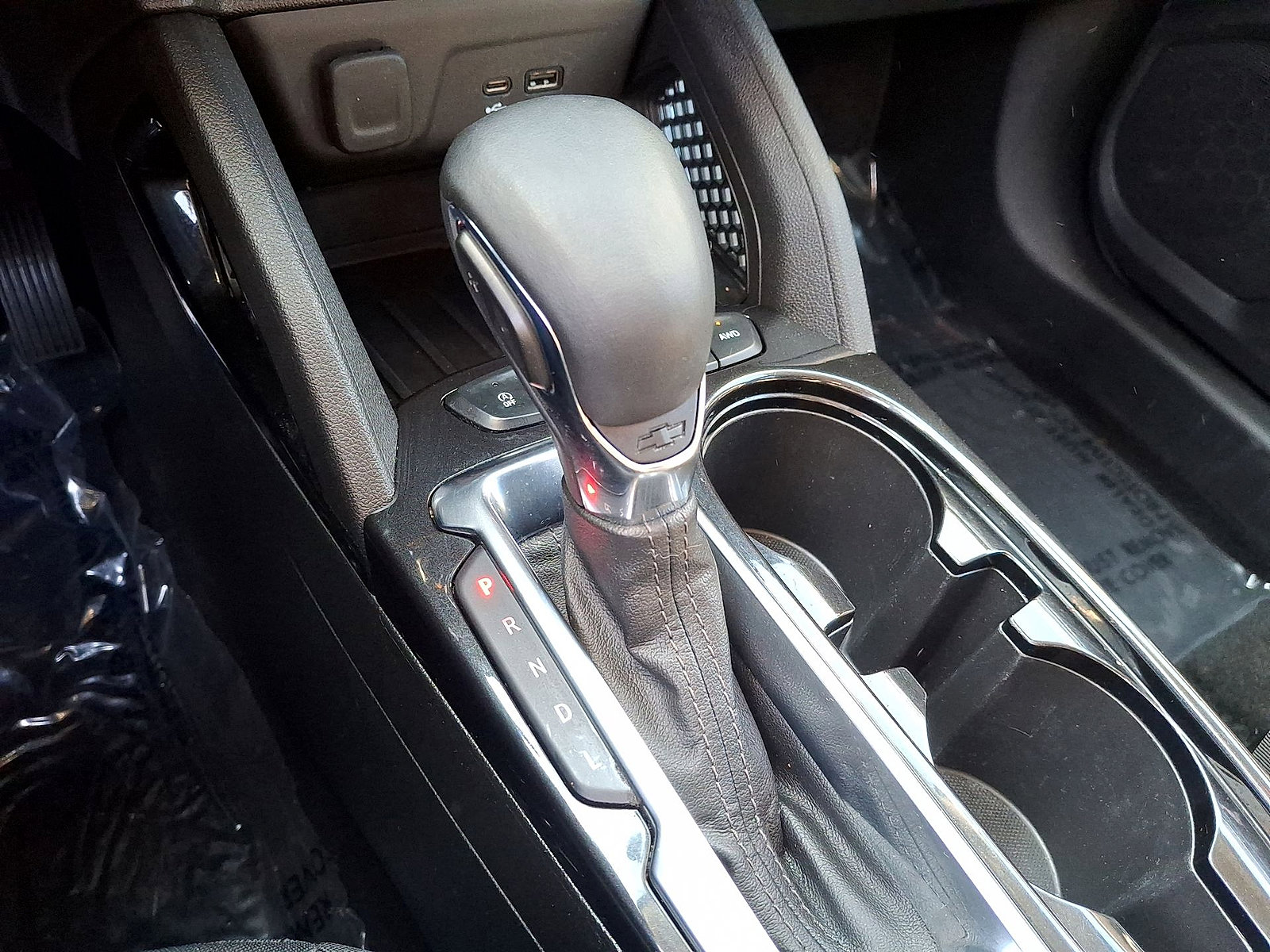Used 2024 Chevrolet TrailBlazer LT w/ LT Cold Weather Package AWD/4WD image 12