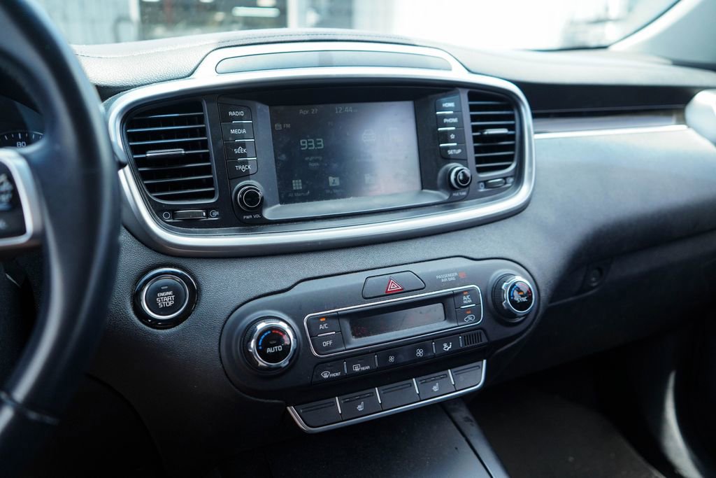 Used 2020 Kia Sorento S FWD image 8
