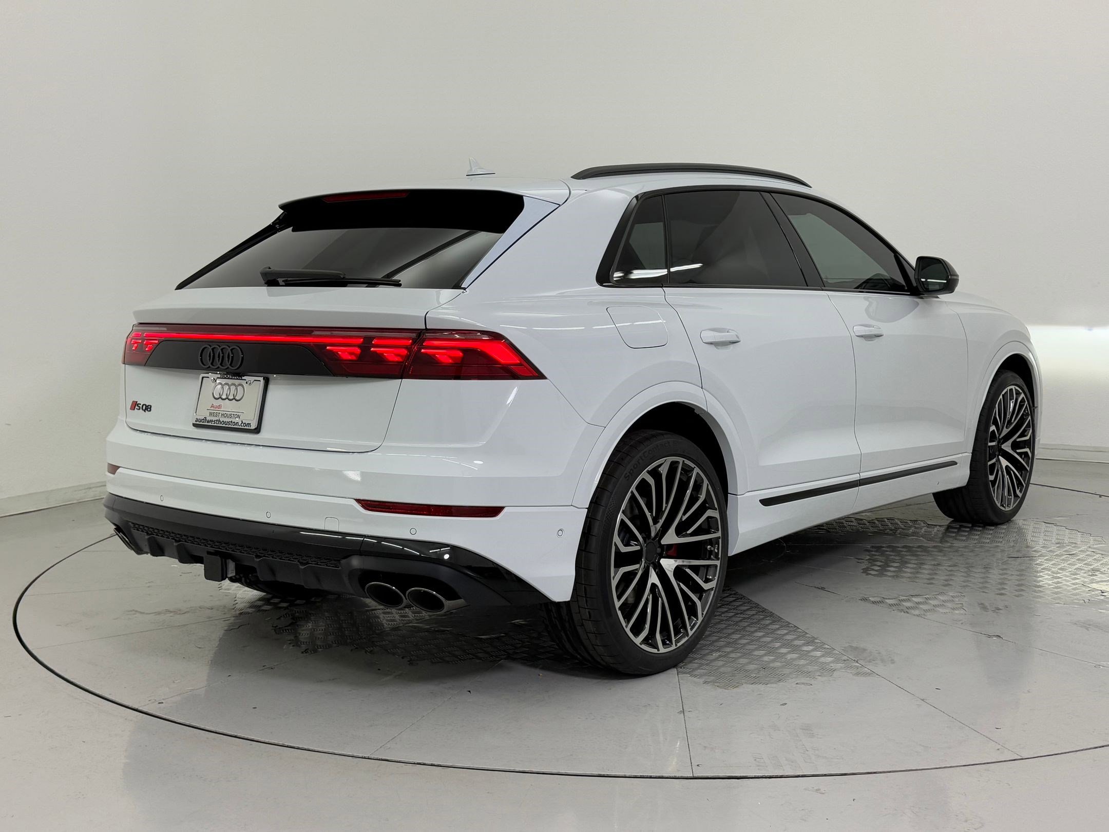 New 2026 Audi SQ8 Prestige image 9