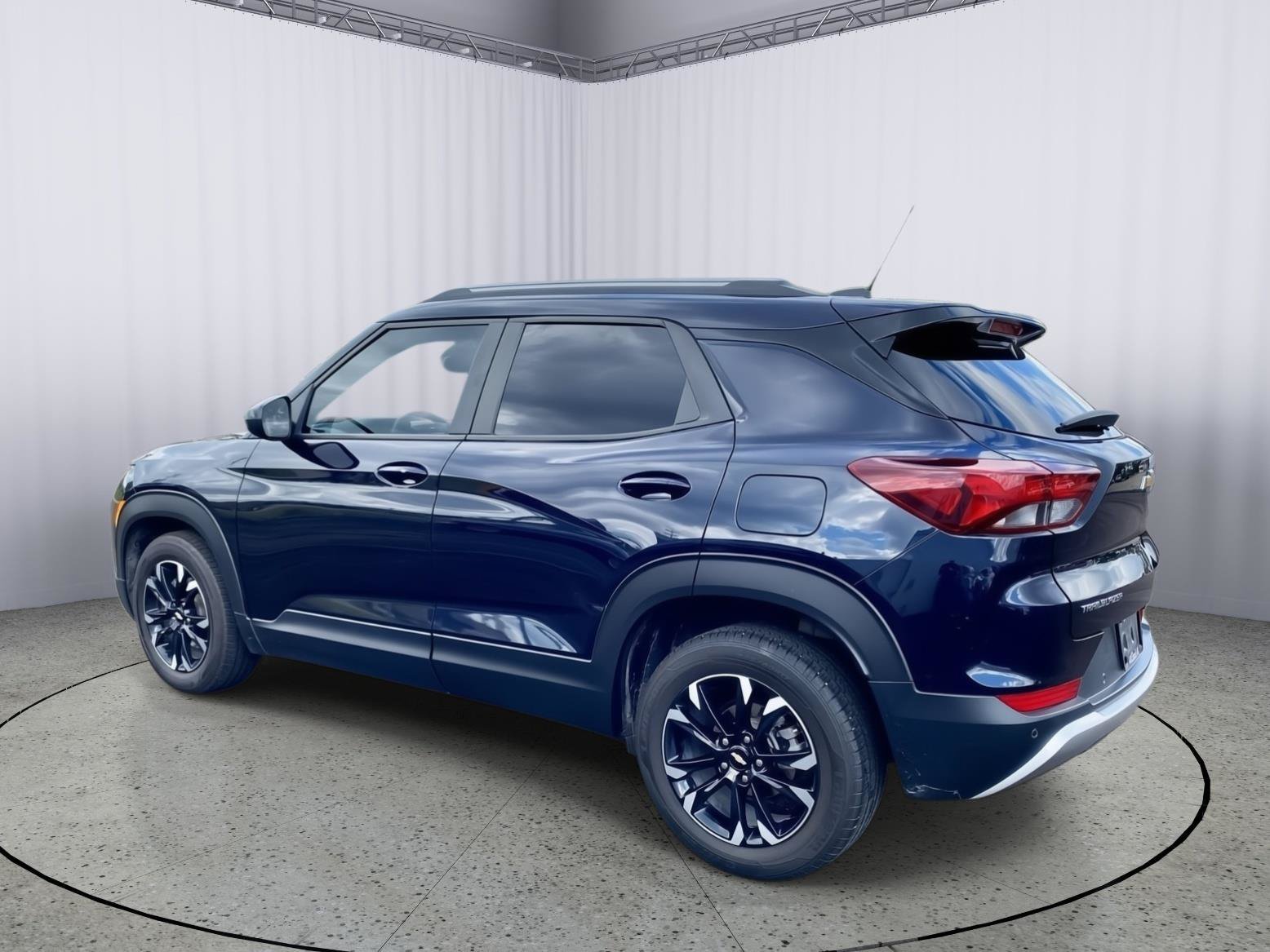 Used 2021 Chevrolet TrailBlazer LT w/ Convenience Package FWD image 4