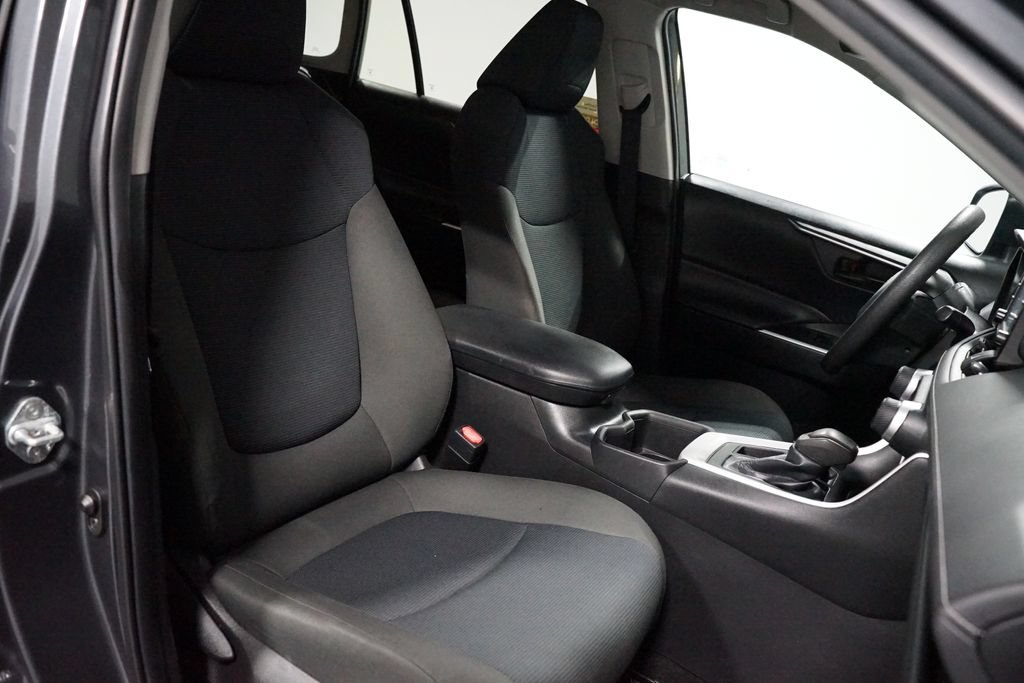 Used 2022 Toyota RAV4 LE FWD image 26