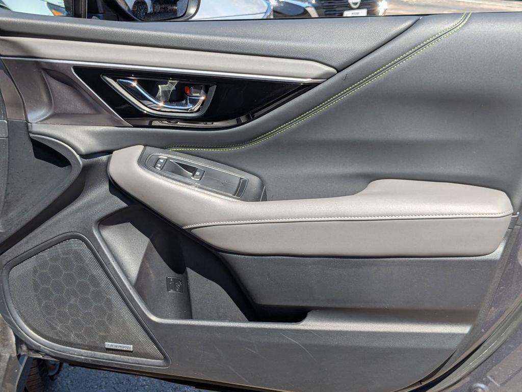 Used 2025 Subaru Outback Onyx Edition image 33