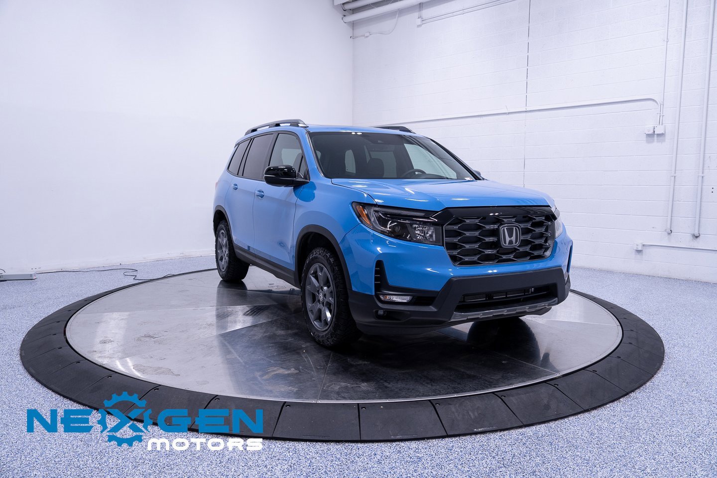 Used 2025 Honda Passport TrailSport image 3