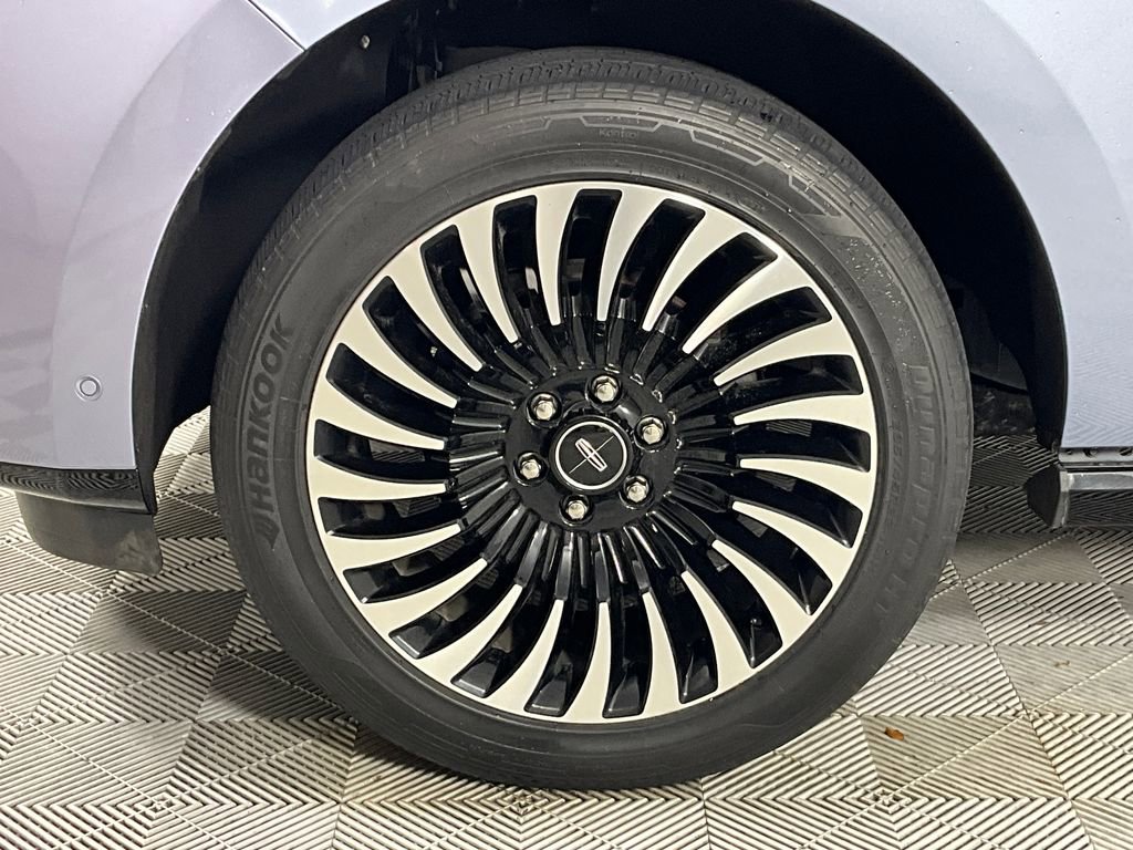 Used 2021 Lincoln Navigator L Black Label w/ Cargo Convenience Package AWD/4WD image 30