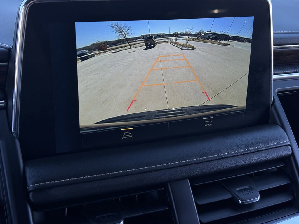 Used 2023 Chevrolet Tahoe Premier AWD/4WD image 18