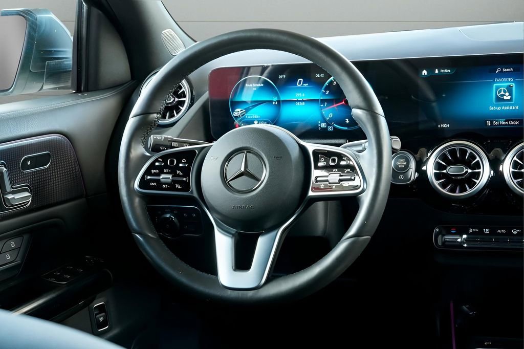 Used 2022 Mercedes-Benz GLA 250 4MATIC image 19