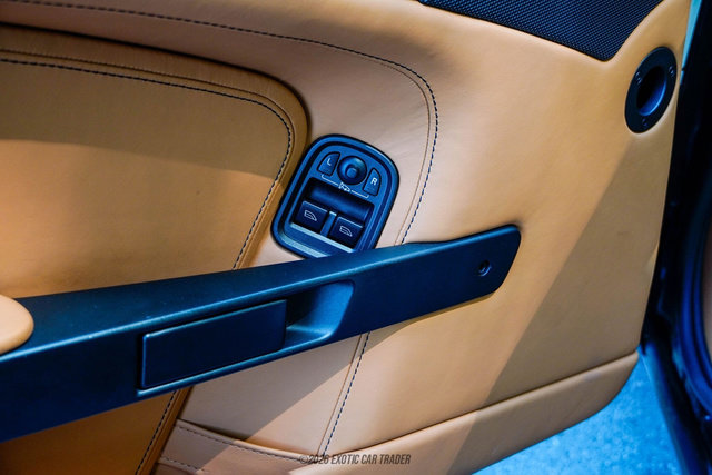 Used 2008 Aston Martin V8 Vantage Roadster RWD image 36