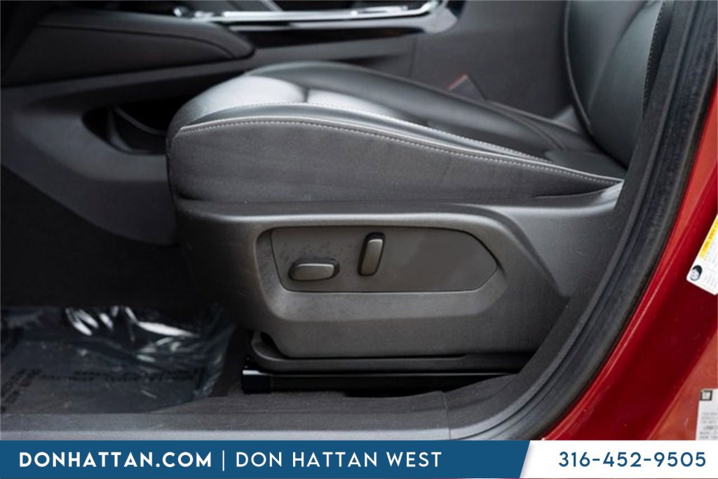 Used 2023 Buick Envision Essence image 21