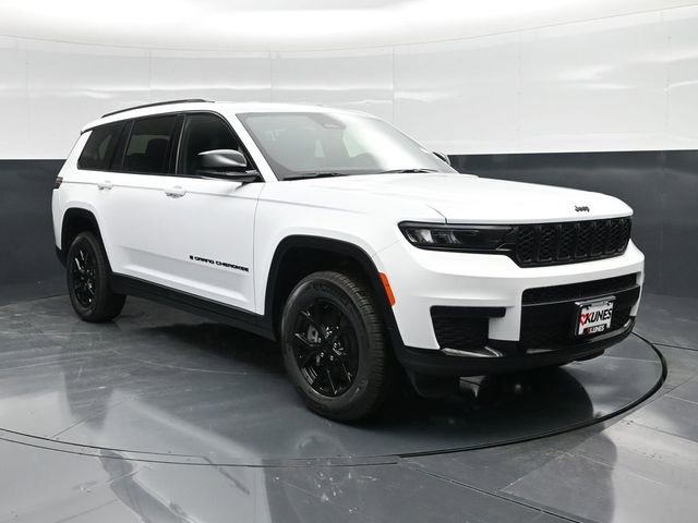 New 2025 Jeep Grand Cherokee L Laredo image 1
