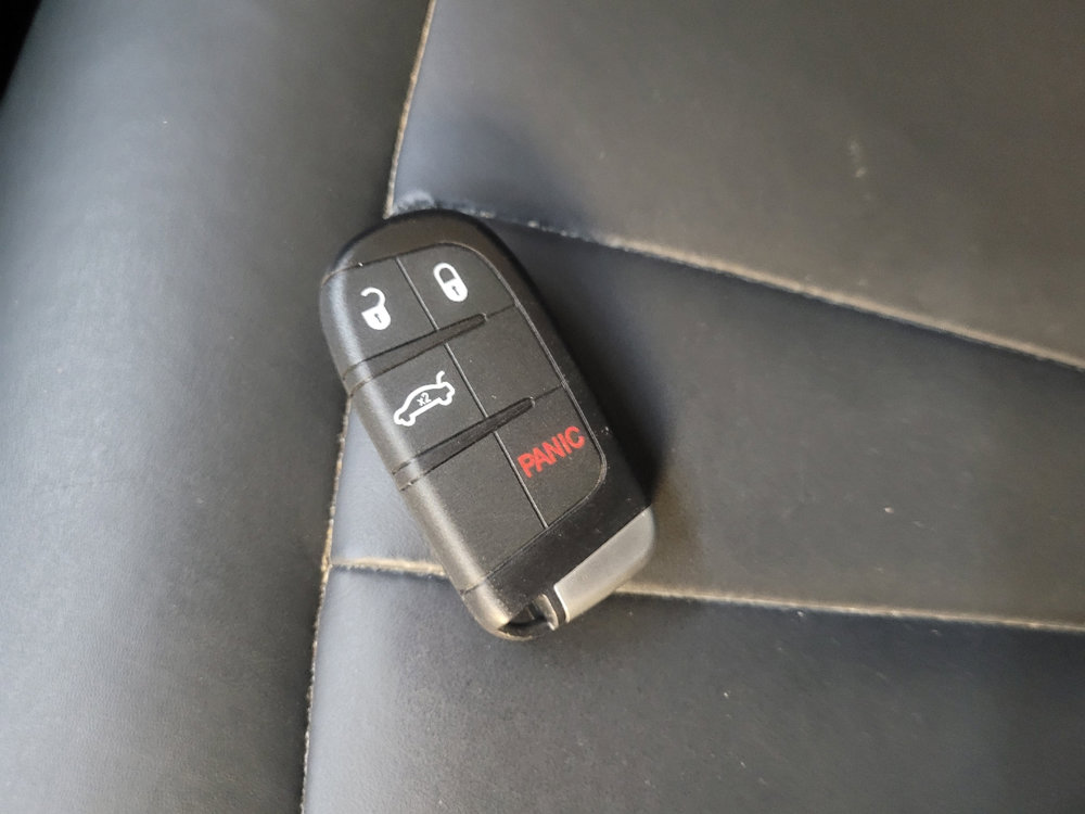 Used 2017 Chrysler 200 Limited Platinum image 32