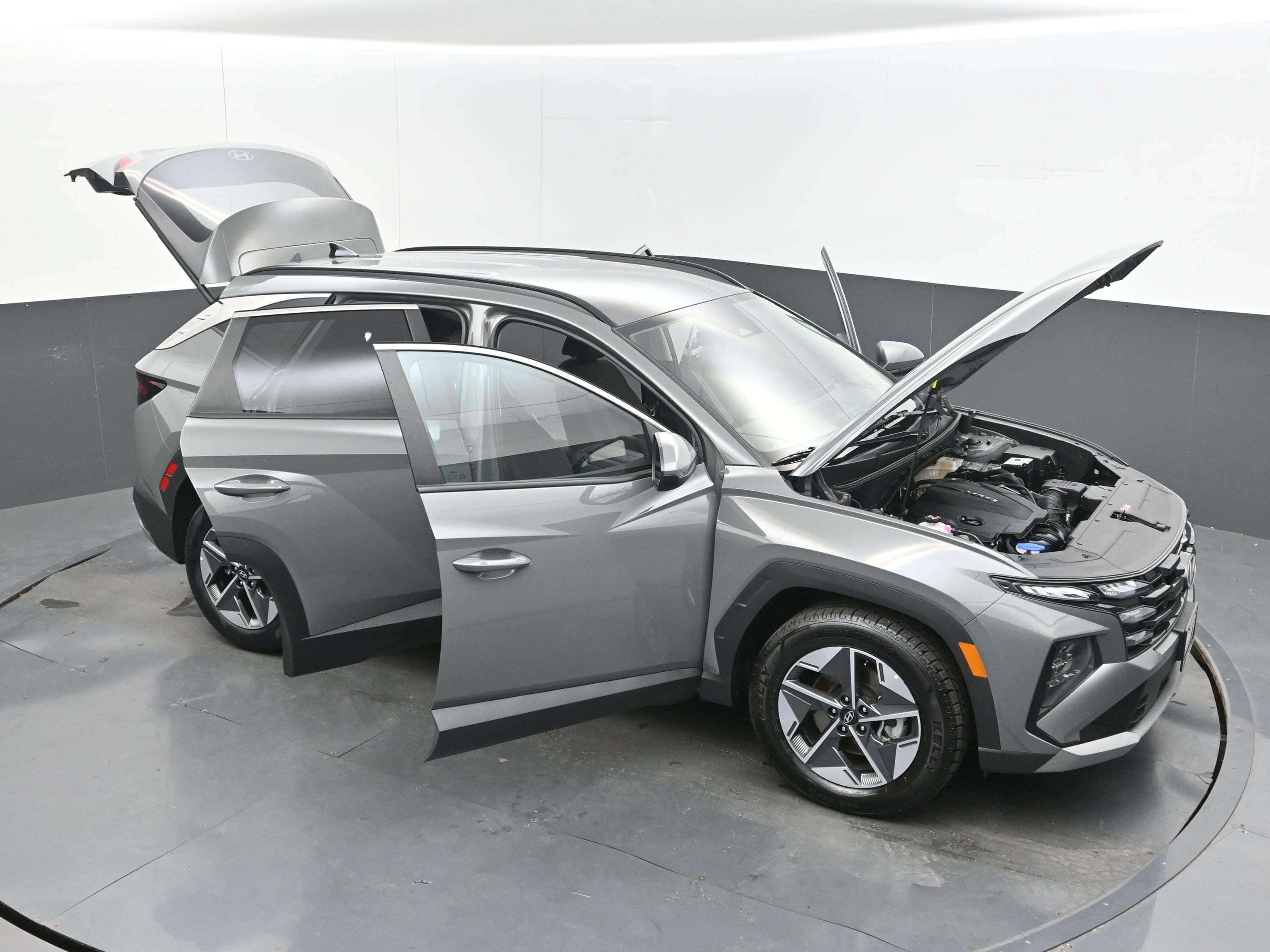 Used 2025 Hyundai Tucson SEL FWD image 40