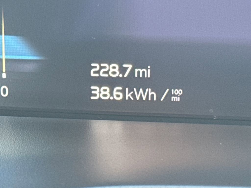 Used 2023 Volvo C40 P8 Recharge Ultimate w/ Protection Package Premier image 19