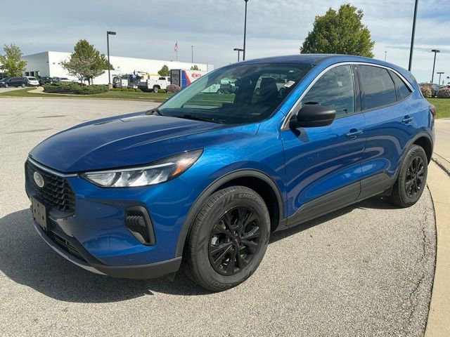 Used 2023 Ford Escape Active w/ Tech Pack #1 AWD/4WD image 3