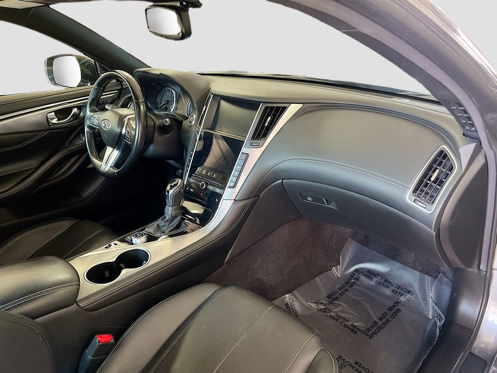 Used 2019 INFINITI Q60 3.0t Luxe w/ Essential Package image 30