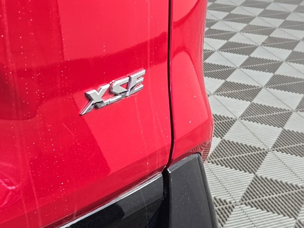 Used 2024 Toyota RAV4 XSE w/ Premium Package image 9